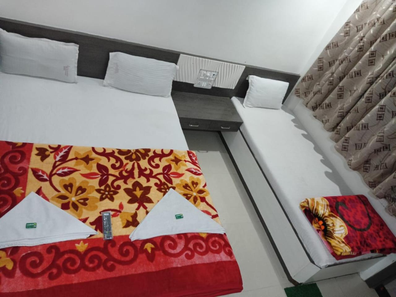 Hotel Shri Sai Darshan Shirdi Exteriör bild